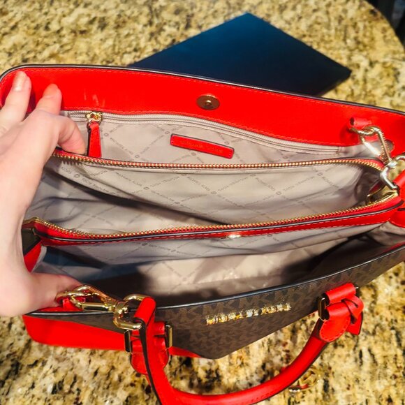 Large Michael Kors Bag Purse Crossbody Red Holidays barely worn - Picture 3 of 5